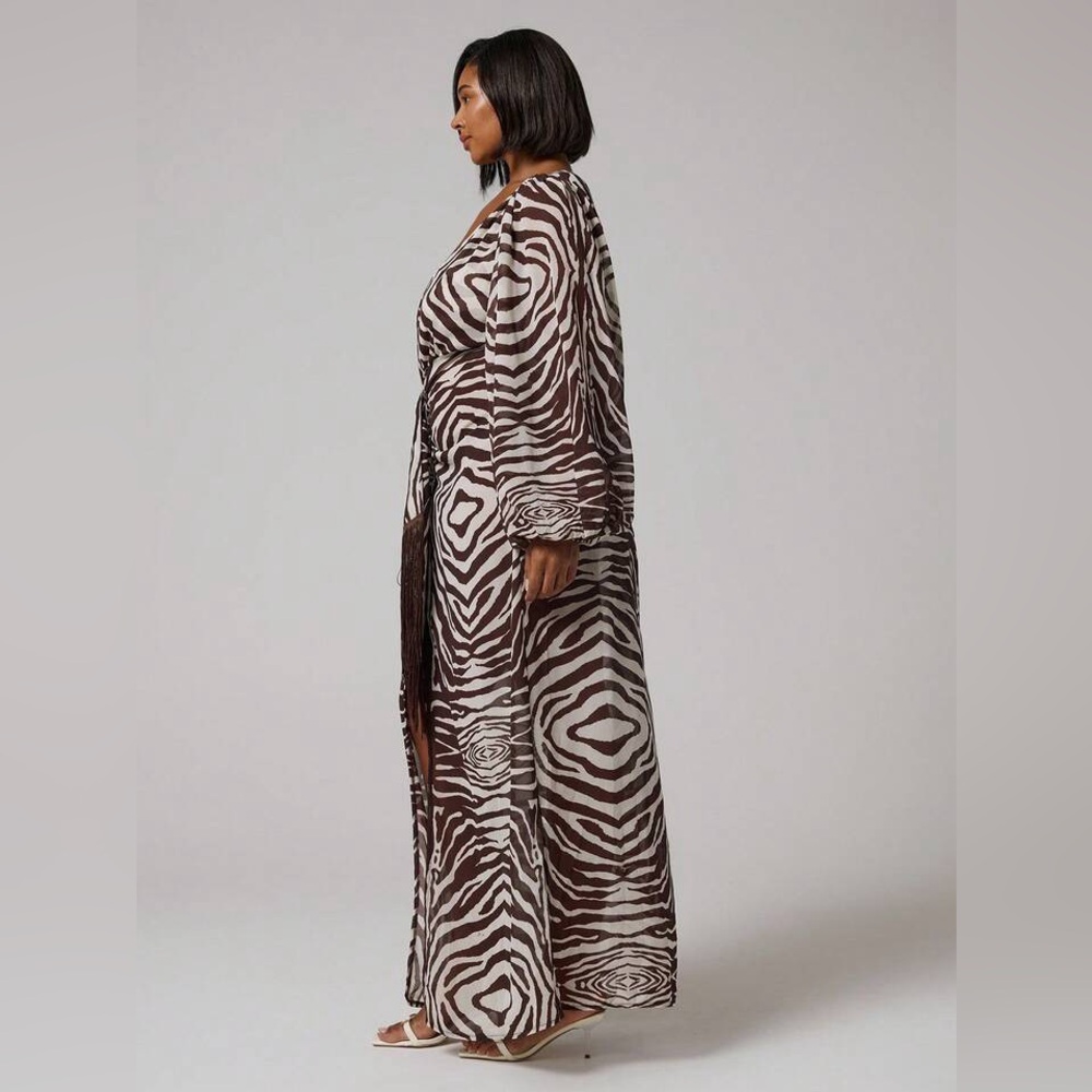 Zebra Print Maxi Dress | Long Sleeve Plus Size Beachwear ✨ - Picture 5 of 5